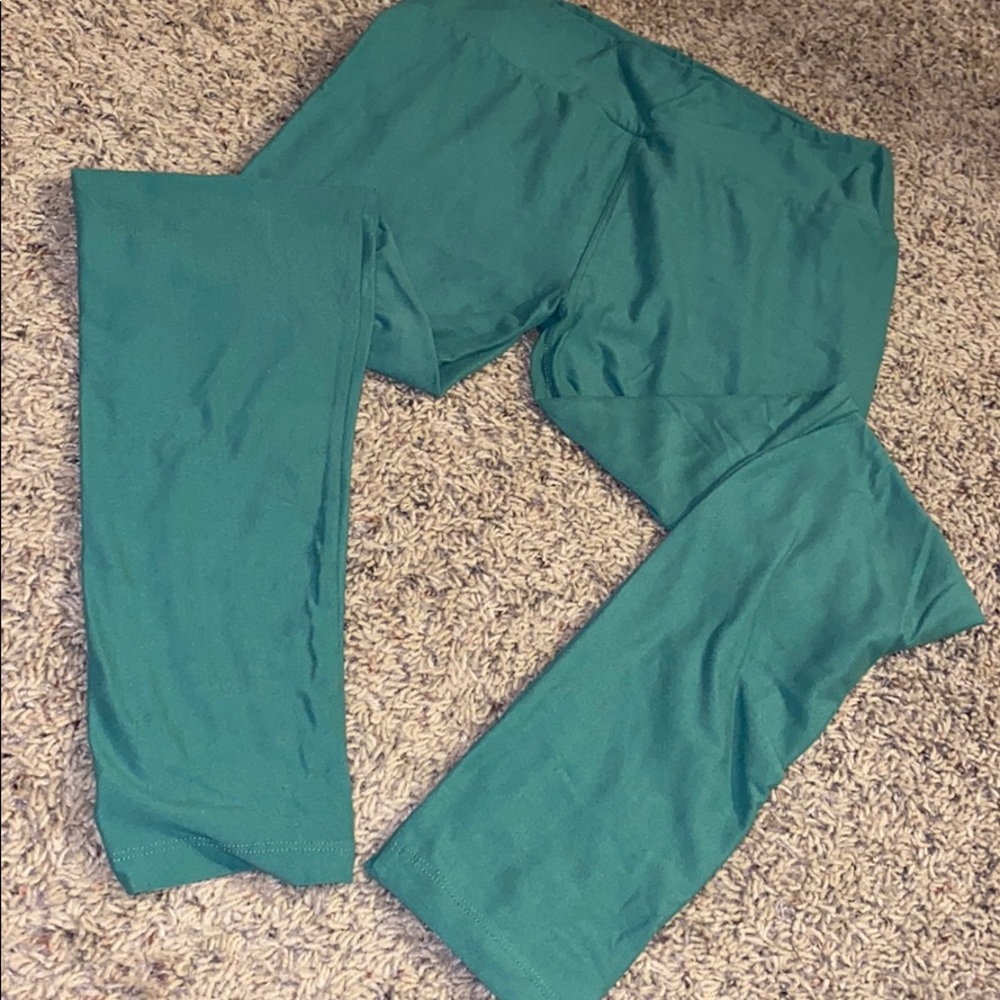 Green Lularoe leggings